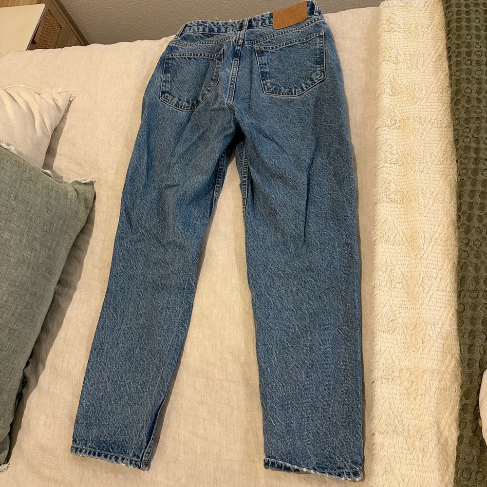 Zara size 4 dark denim straight leg jeans